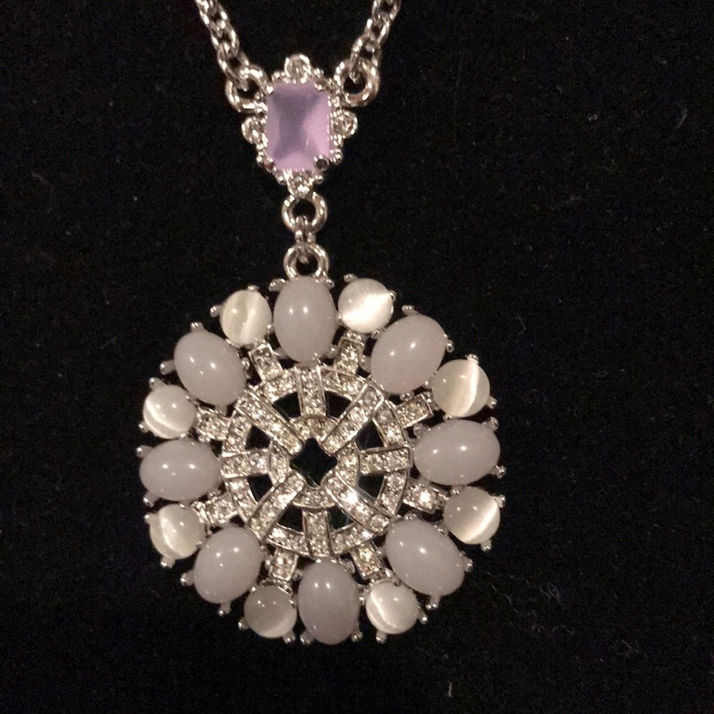 Neckless - Picture 2 of 6
